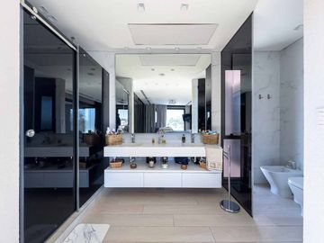 CASA 5 AMBIENTES EN VENTA EN LAGOS DE CANNING
