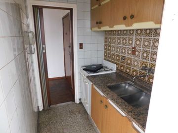 Alquiler depto 2 ambientes con balcon en Caballito
