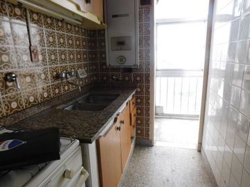 Alquiler depto 2 ambientes con balcon en Caballito