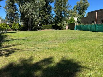 VENTA LOTE CENTRAL BARRIO CERRADO WESTON