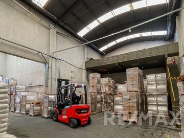 Venta de Galpón Industrial 1100 m2 en La Tablada