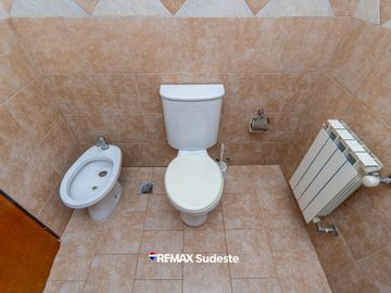 VENTA/PERMUTA CASA 5 DORMITORIOS - B. SAN MARTIN