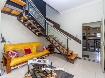 VENTA/PERMUTA CASA 5 DORMITORIOS - B. SAN MARTIN