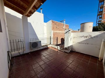 CASA  APTA CREDITO EN SAAVEDRA 1021