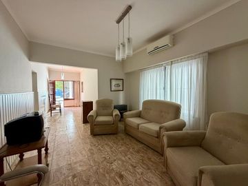 CASA  APTA CREDITO EN SAAVEDRA 1021