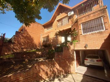 VENTA Casa Multifamiliar 5 Amb, José León Suárez