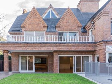 CASA EN VENTA MARTINEZ LIBERTADOR AL RIO