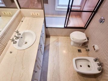 CASA EN VENTA MARTINEZ LIBERTADOR AL RIO