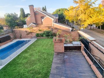 CASA EN VENTA MARTINEZ LIBERTADOR AL RIO