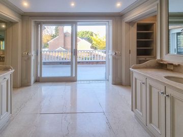 CASA EN VENTA MARTINEZ LIBERTADOR AL RIO