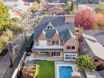 CASA EN VENTA MARTINEZ LIBERTADOR AL RIO