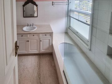 CASA EN VENTA MARTINEZ LIBERTADOR AL RIO
