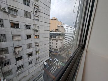 Depto amueblado a la venta en AV corrientes