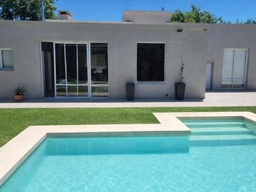 CASA EN ALQUILER COUNTRY EL ROCIO PISCINA Y JARDIN