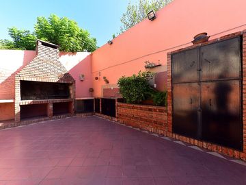 VENTA CASA EN ITUZAINGÓ, 4 AMB CON PATIO Y PILETA