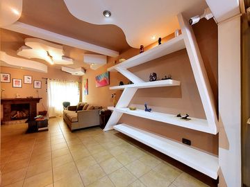 VENTA CASA EN ITUZAINGÓ, 4 AMB CON PATIO Y PILETA