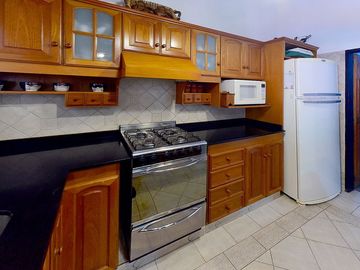 VENTA CASA EN ITUZAINGÓ, 4 AMB CON PATIO Y PILETA