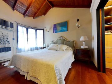 VENTA CASA EN ITUZAINGÓ, 4 AMB CON PATIO Y PILETA