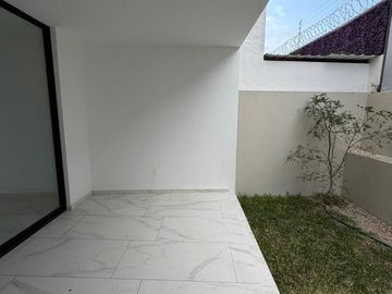 CASA EN VENTA EN BOSQUES VALLARTA