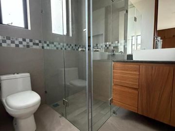 CASA EN VENTA EN BOSQUES VALLARTA