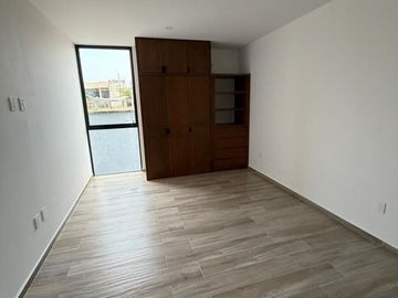 CASA EN VENTA EN BOSQUES VALLARTA