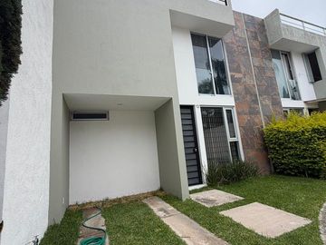 Casa en venta en Girasoles Acueducto, dentro de condominio privado
