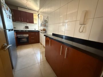 Departamento en arriendo c/ estacionamiento en Centro de Concepción