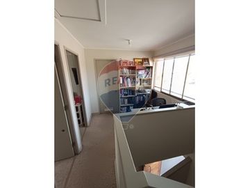 Casa Moderna y Segura en Buin, Ideal para Familias