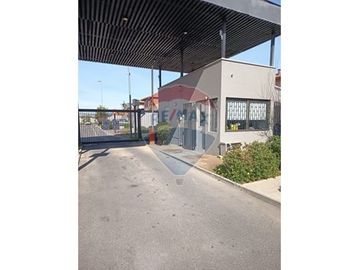 Casa Moderna y Segura en Buin, Ideal para Familias