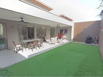 Casa Moderna y Segura en Buin, Ideal para Familias