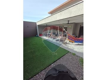 Casa Moderna y Segura en Buin, Ideal para Familias
