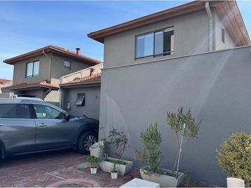 Casa Moderna y Segura en Buin, Ideal para Familias