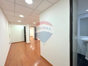 Oficina Remodelada Ubicación estratégica