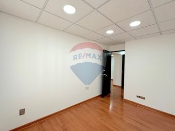 Oficina Remodelada Ubicación estratégica