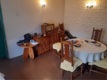 Se vende céntrica casa en Cerro Los Placeres