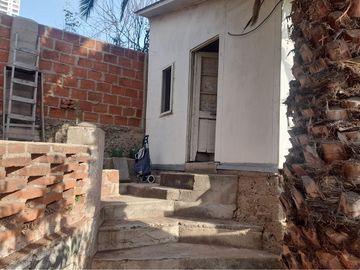 Se vende céntrica casa en Cerro Los Placeres