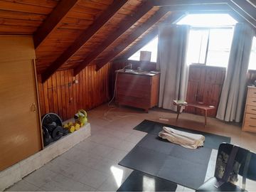 Se vende céntrica casa en Cerro Los Placeres