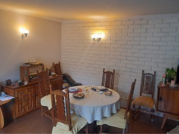 Se vende céntrica casa en Cerro Los Placeres