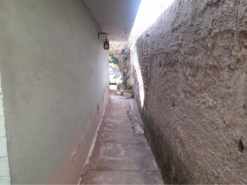 Se vende céntrica casa en Cerro Los Placeres