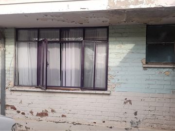 Se vende céntrica casa en Cerro Los Placeres
