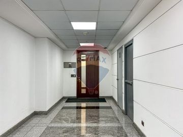 ELEGANTE OFICINA EN PROVIDENCIA