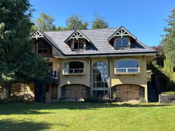 Gran casa familiar en  Villarrica