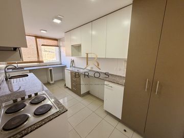 Exclusiva ubicación 2D2B + Estc y Bodega Cerro Paranal