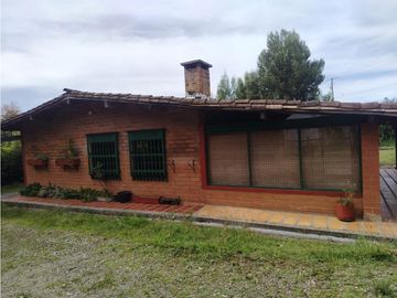 Casa campestre ubicada en La ciudad de Medellin Antioquia.