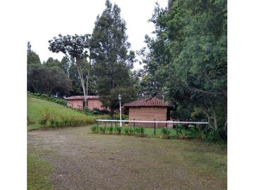 Casa campestre ubicada en La ciudad de Medellin Antioquia.
