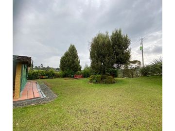 Casa campestre ubicada en La ciudad de Medellin Antioquia.