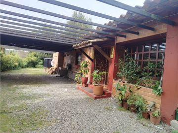 Casa campestre ubicada en La ciudad de Medellin Antioquia.