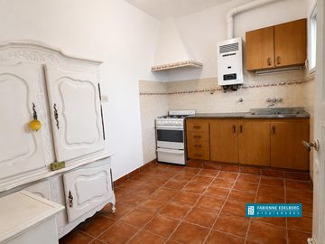 Venta Departamento en San Isidro, La Calabria 2 dormitorios con patio y parrilla.
