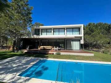 Casa en Venta Costa Esmeralda Barrio Marítimo, 5 Dormitorios 270m² Pileta Noreste USD 660.000