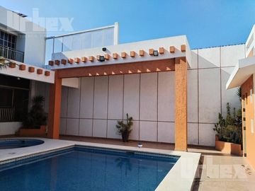 ESPECTACULAR RESIDENCIA EN VENTA EN EL BARRIO DE SANTA LUCÍA, CAMPECHE